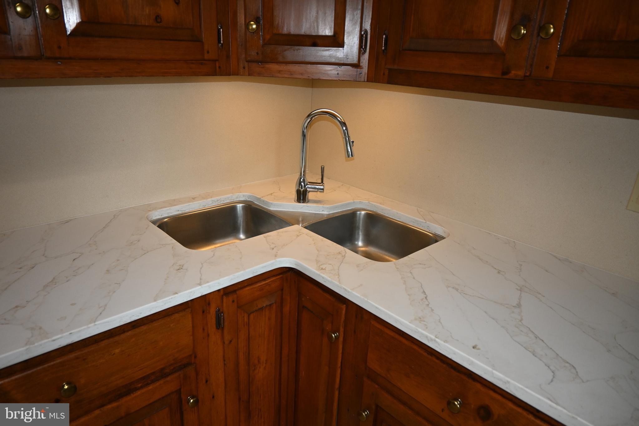 2191 Spinnerstown Road, Unit 2 Quakertown, PA 18951 - Photo 4 of 13 Under counter lighting
