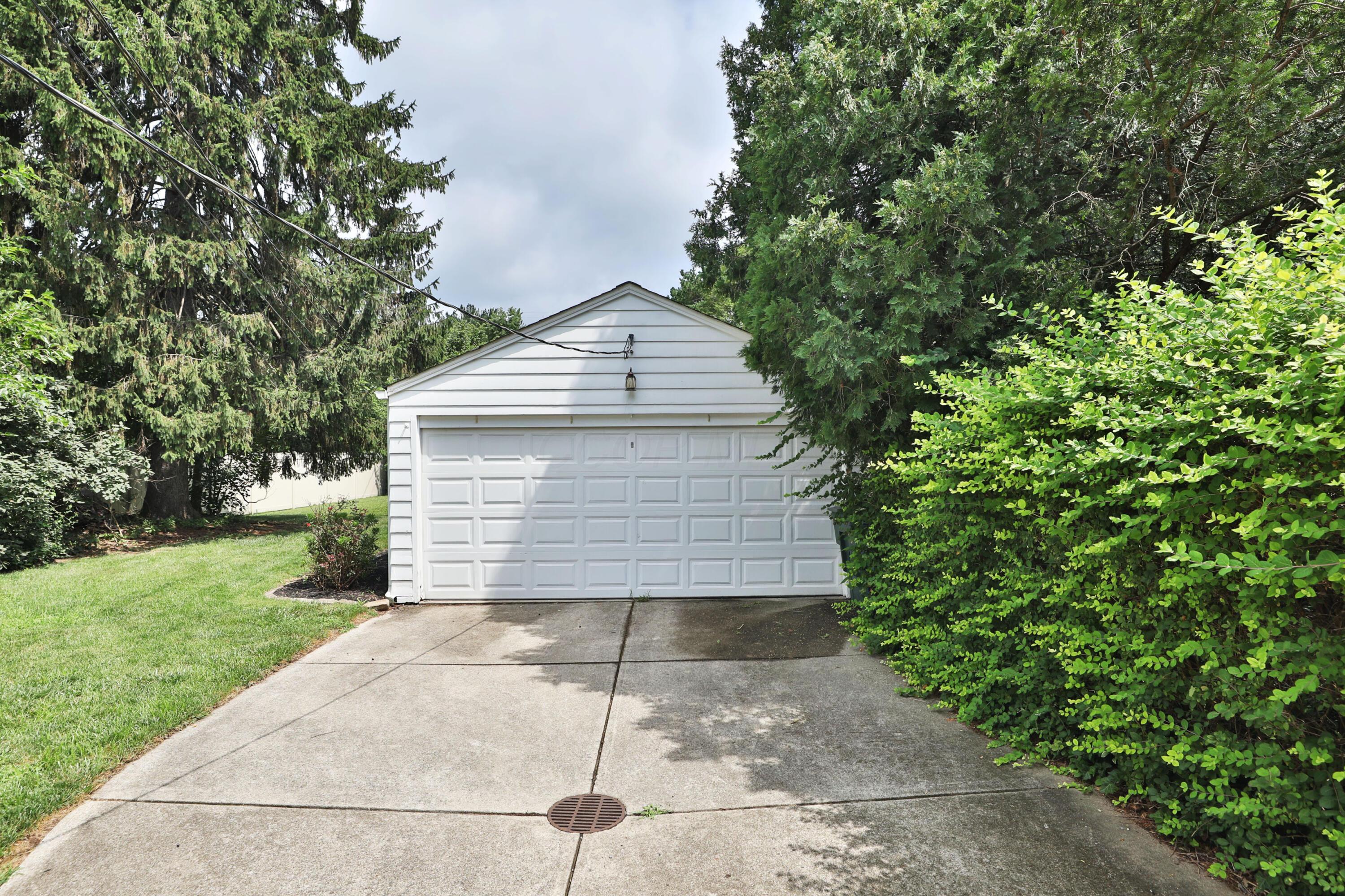 56 Aldrich Road Columbus, OH 43214 - Photo 38 of 50 Garage