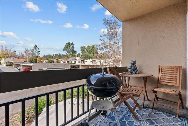 $450,000 | 25736 Player Drive, Unit R4, Valencia, CA 91355