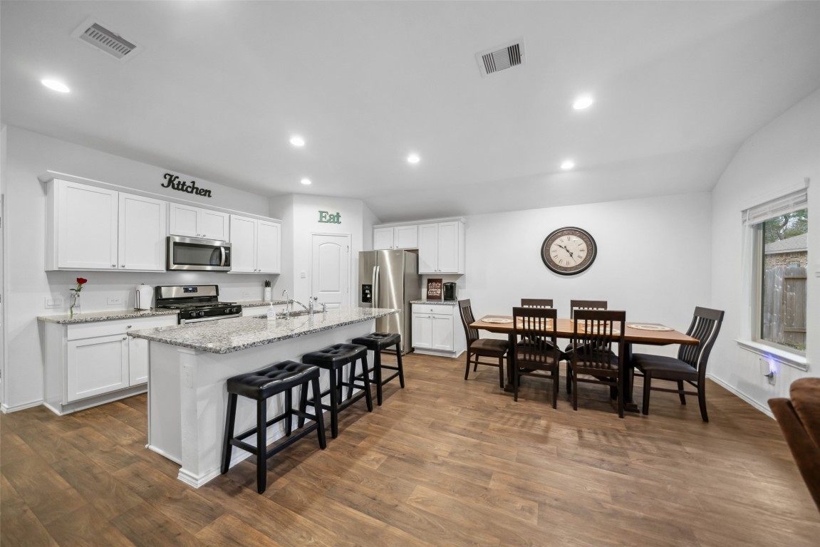 3308 Cold Swan Court Conroe, TX 77301 - Photo 13 of 25 Lots of entertaining space!!