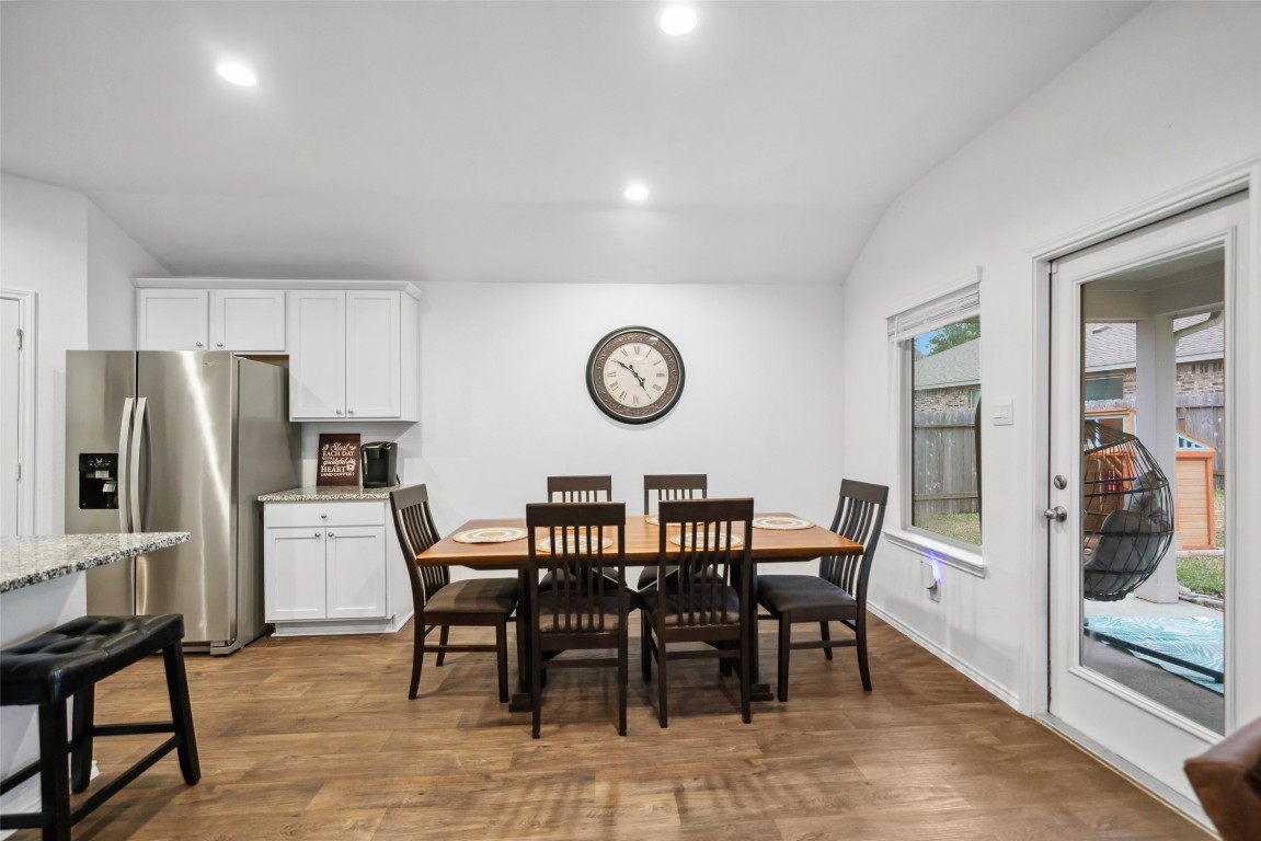 3308 Cold Swan Court Conroe, TX 77301 - Photo 14 of 25 Nice casual dining area comes furnished with a 6 chair dining room set.