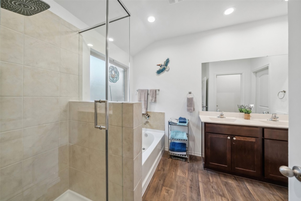 3308 Cold Swan Court Conroe, TX 77301 - Photo 21 of 25 Entry into the primary bath suite.