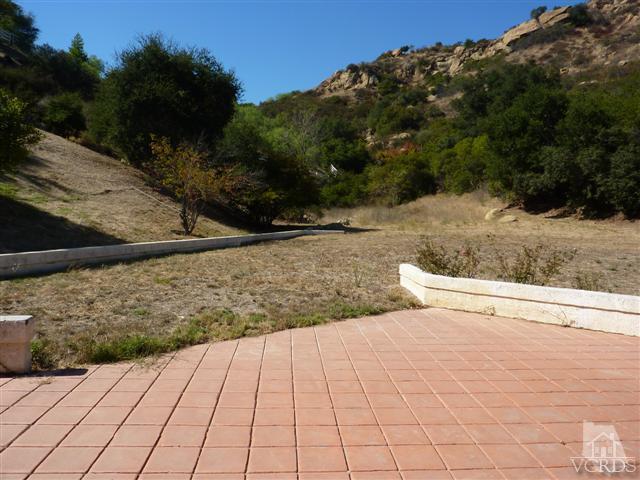 51 Buckskin Road Bell Canyon, CA 91307 - Photo 22 of 24 a view of a backyard