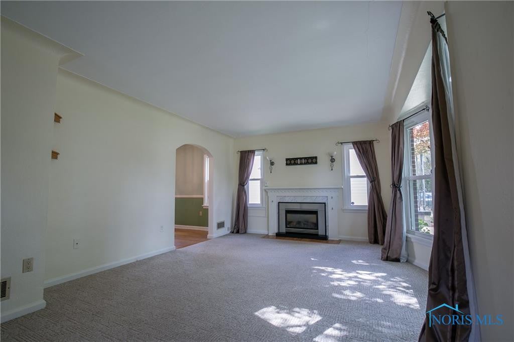 724 Waybridge Road Toledo, OH 43612 - Photo 3 of 28 Gallery Image 3
