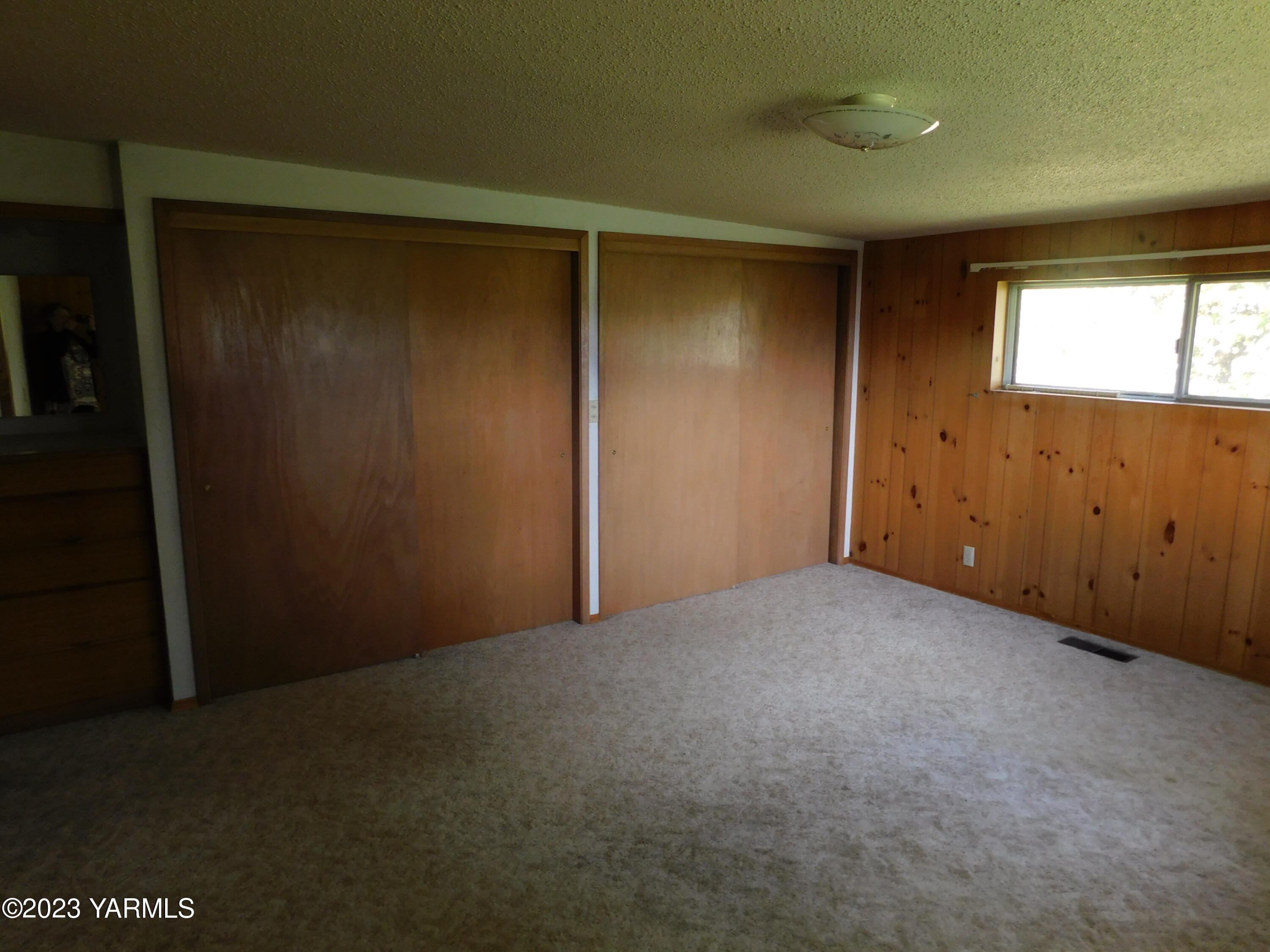 16851 Summitview Road Cowiche, WA 98923 - Photo 13 of 29 13-Closets