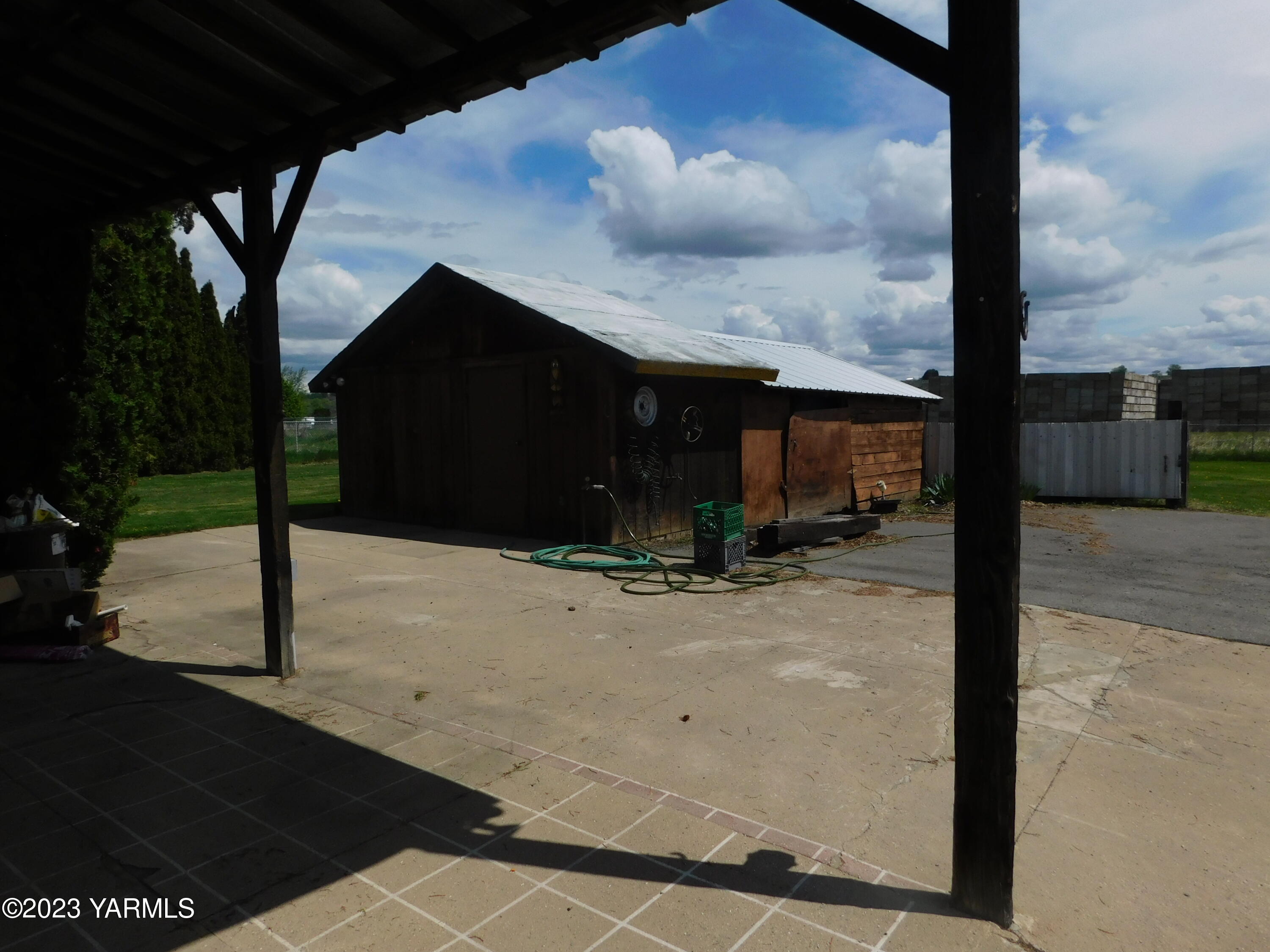 16851 Summitview Road Cowiche, WA 98923 - Photo 22 of 29 22-Storage