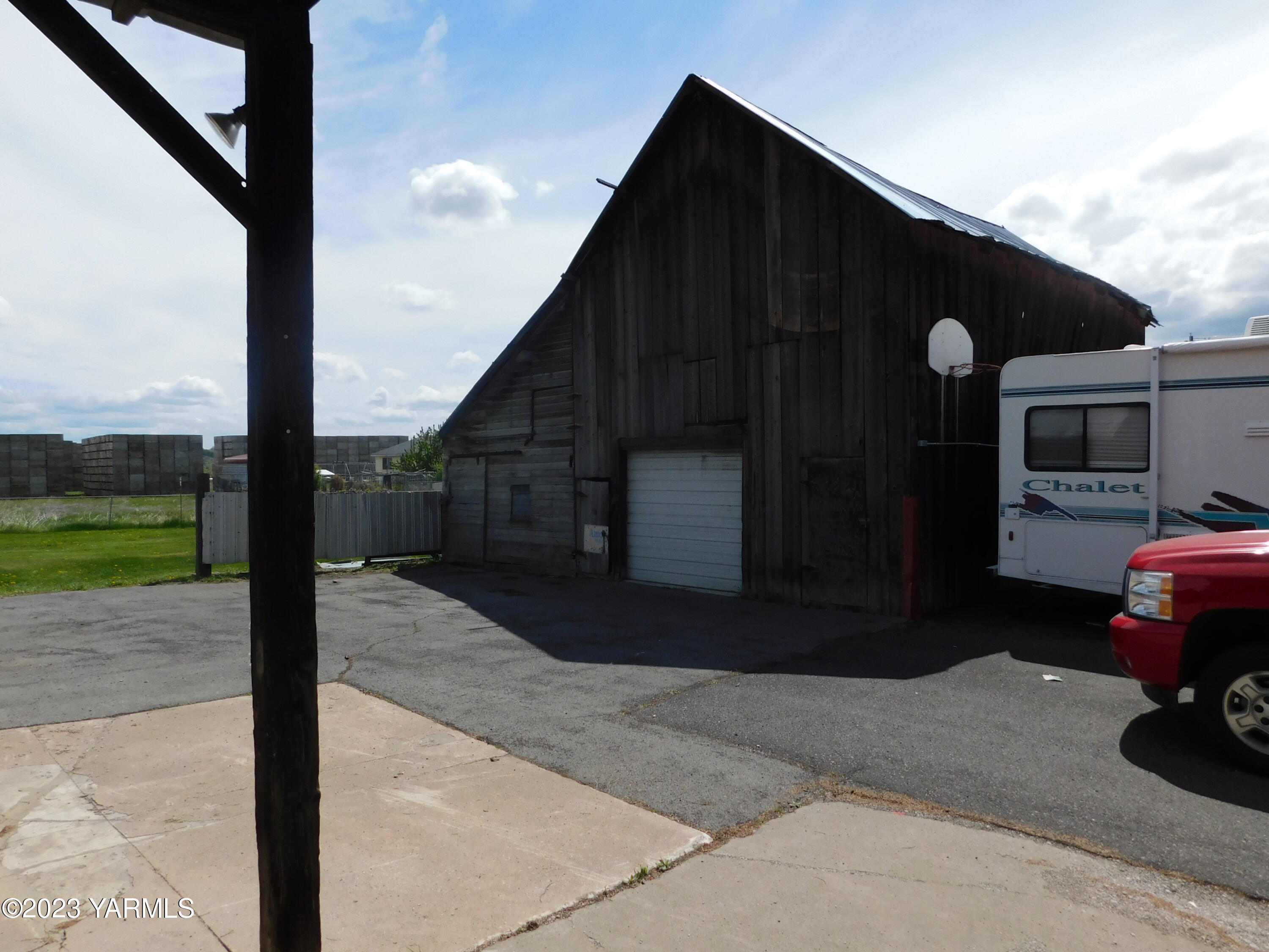16851 Summitview Road Cowiche, WA 98923 - Photo 23 of 29 23-Wood Barn