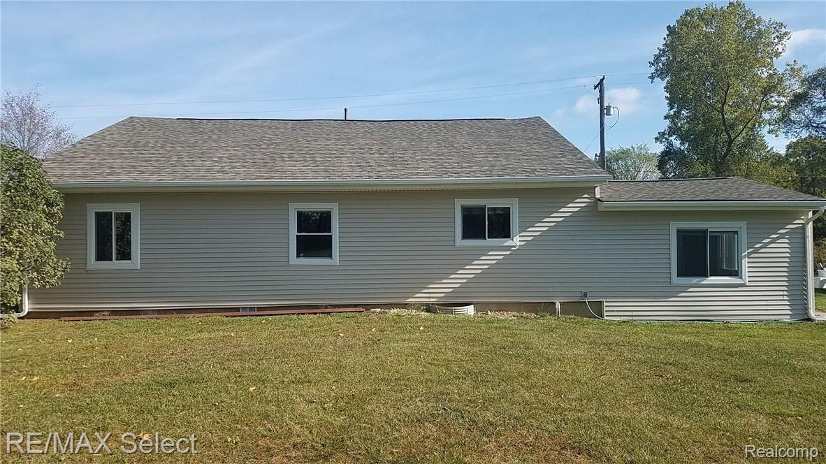 12307 Demond Road Gaines, MI 48436 - Photo 10 of 19 20171003_104356.jpg