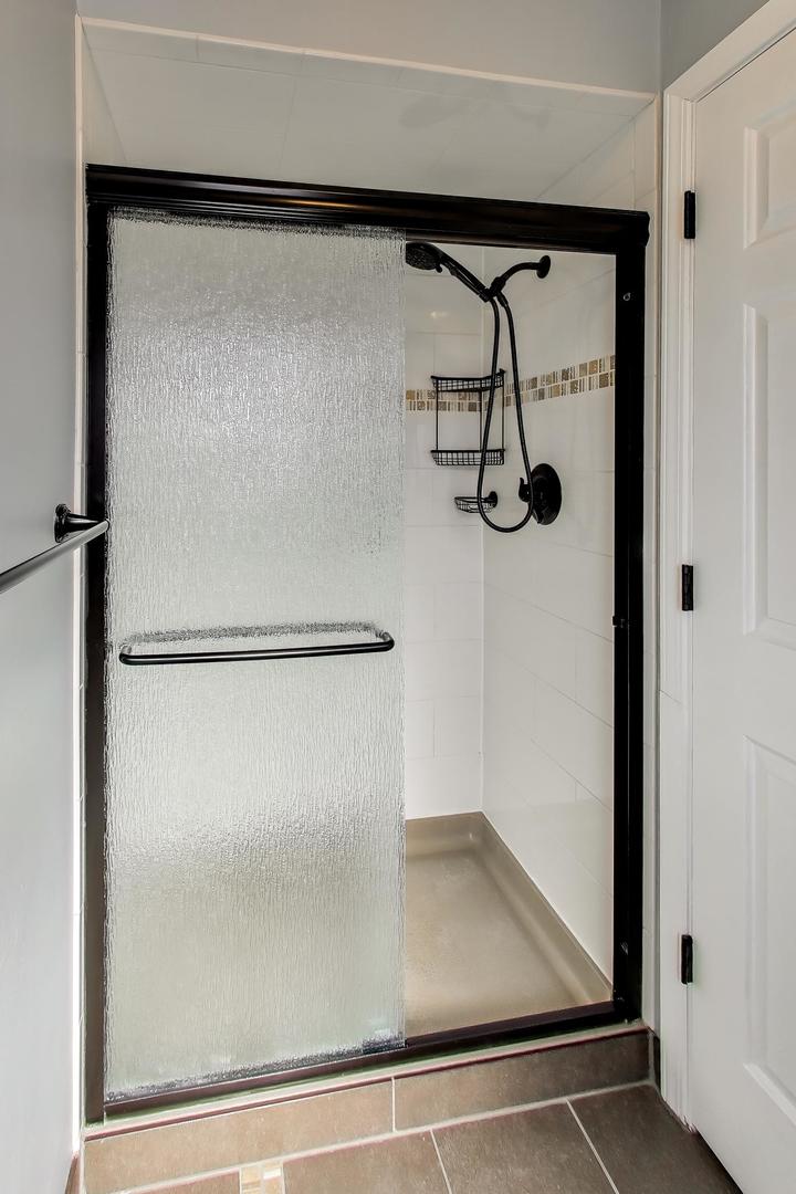 16W671 89th Place Willowbrook, IL 60527 - Photo 12 of 24