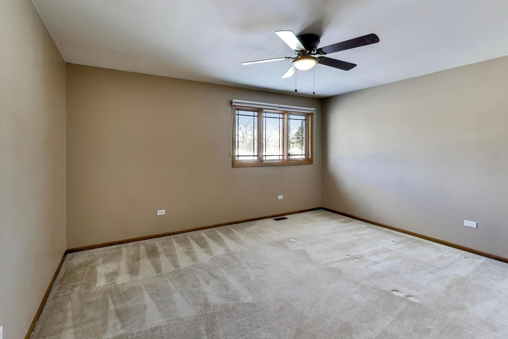 16W671 89th Place Willowbrook, IL 60527 - Photo 13 of 24