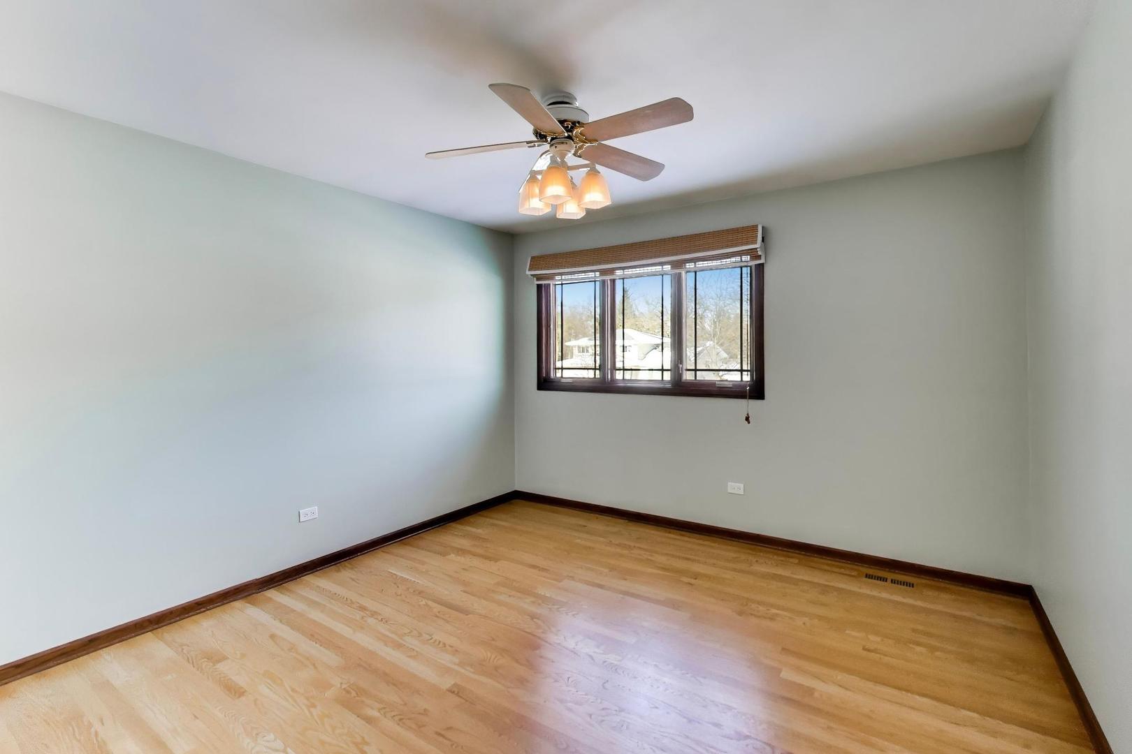 16W671 89th Place Willowbrook, IL 60527 - Photo 14 of 24