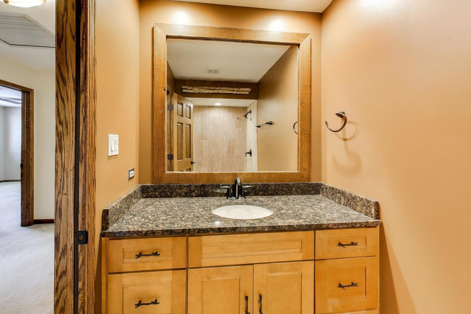 16W671 89th Place Willowbrook, IL 60527 - Photo 15 of 24