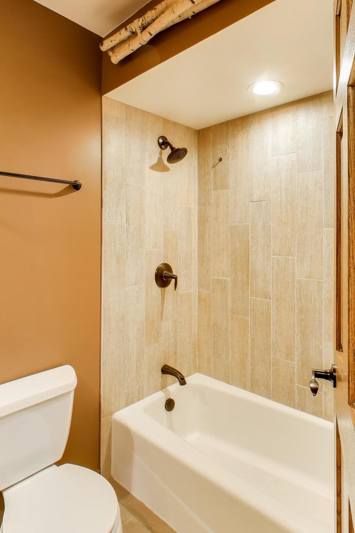 16W671 89th Place Willowbrook, IL 60527 - Photo 16 of 24