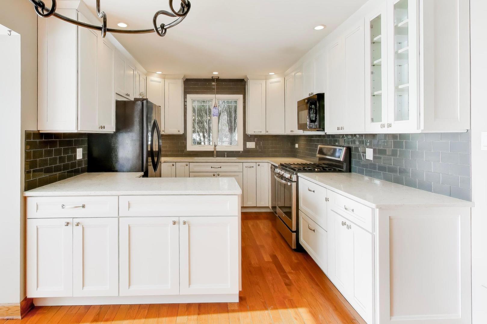 16W671 89th Place Willowbrook, IL 60527 - Photo 5 of 24