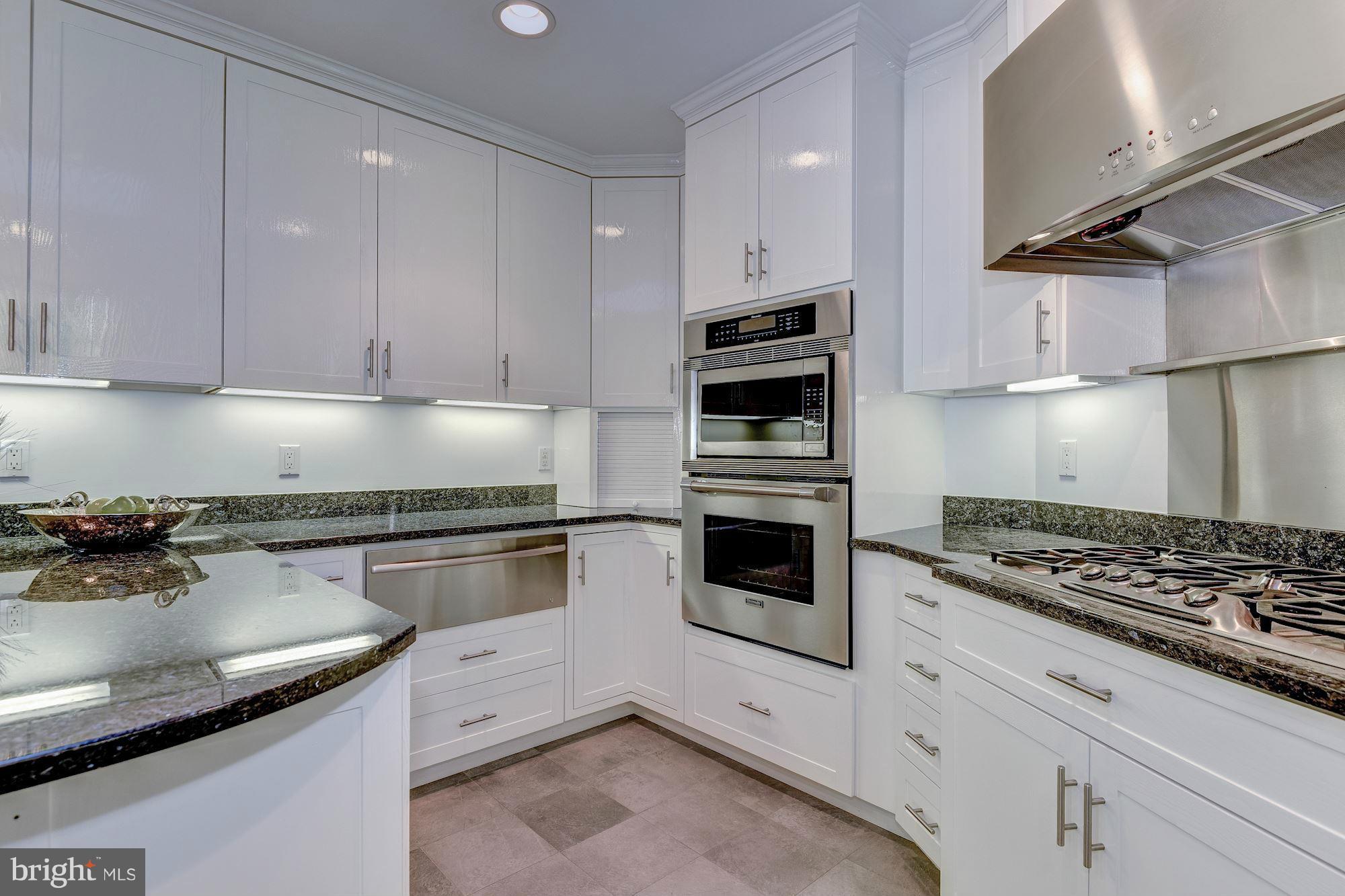 3017 Cortland Place Northwest Washington, DC 20008 - Photo 11 of 30 Kitchen