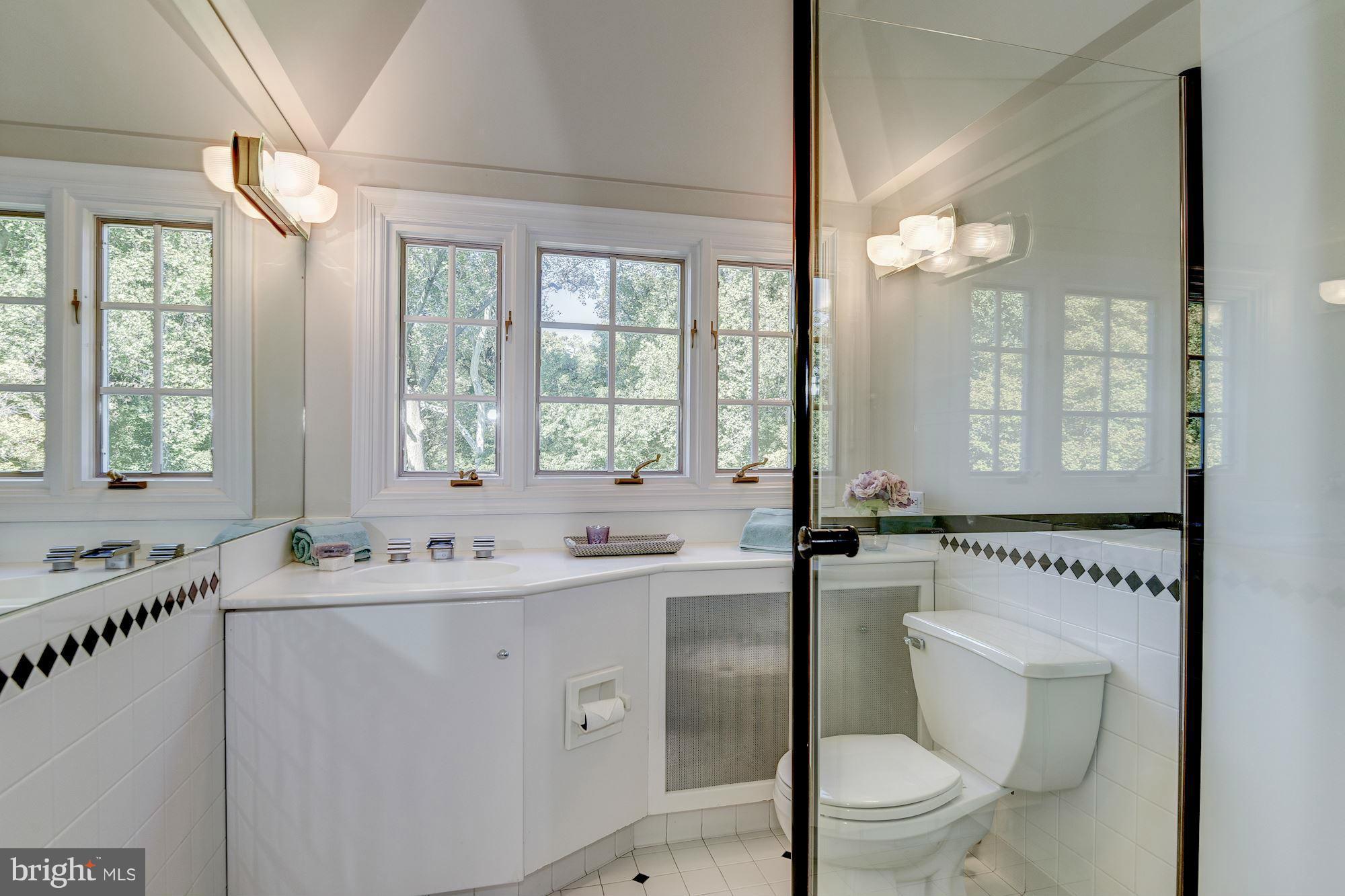 3017 Cortland Place Northwest Washington, DC 20008 - Photo 18 of 30 Bath