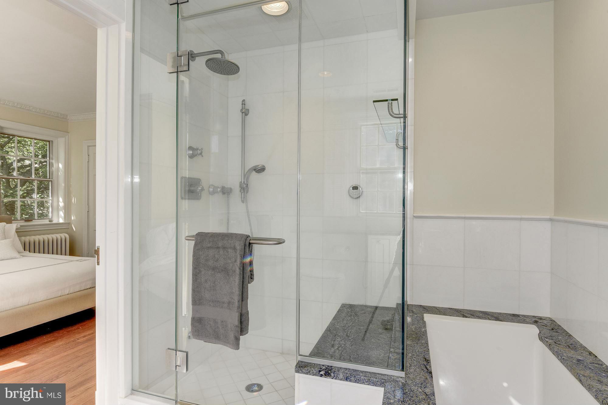 3017 Cortland Place Northwest Washington, DC 20008 - Photo 20 of 30 Bath (Master)