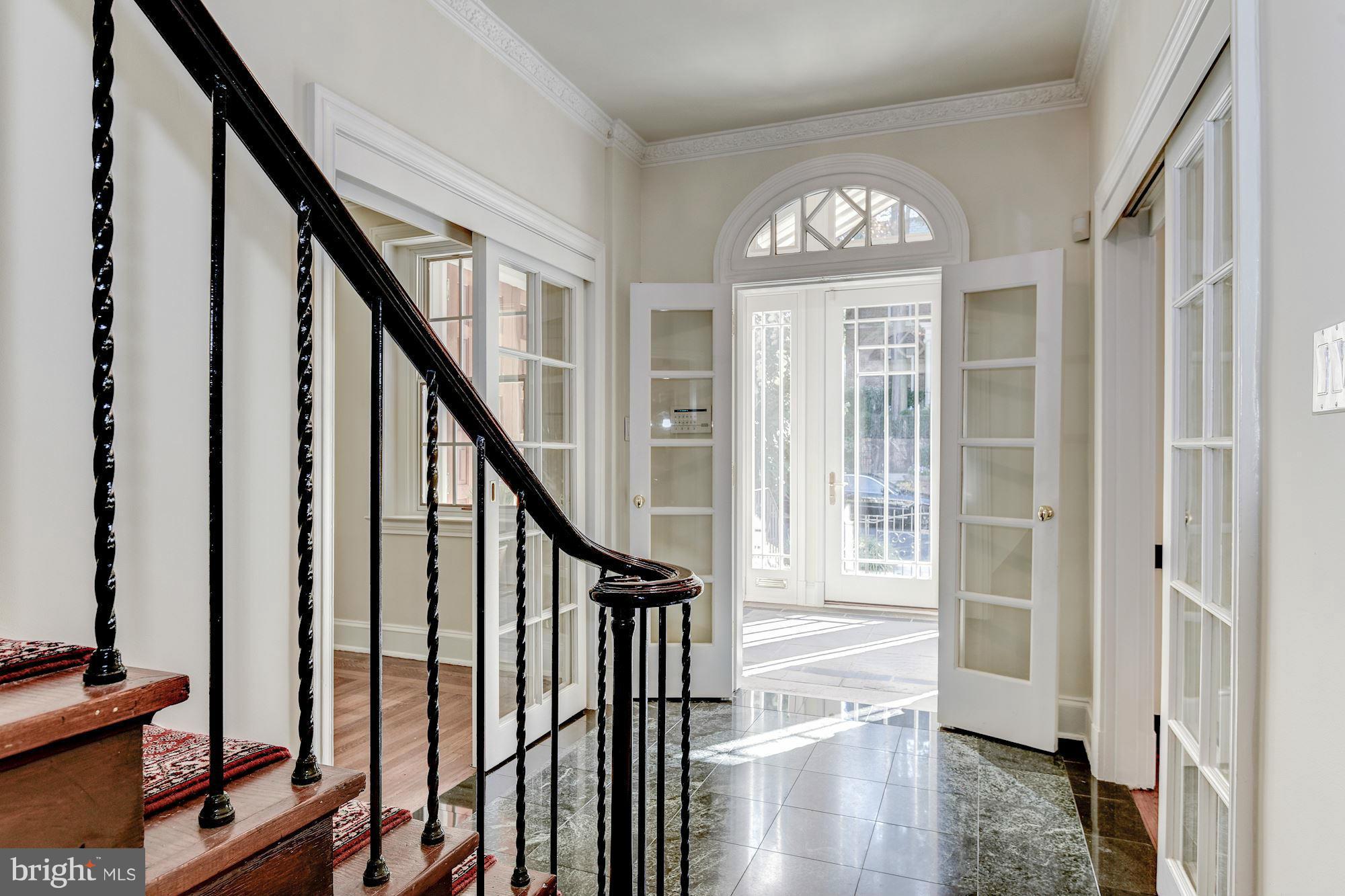 3017 Cortland Place Northwest Washington, DC 20008 - Photo 5 of 30 Interior (General)