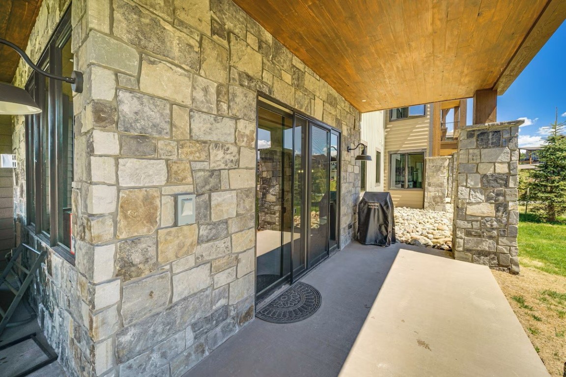 72 Meadow Trail, Unit 104 Fraser, CO 80442 - Photo 20 of 21 a view of a balcony