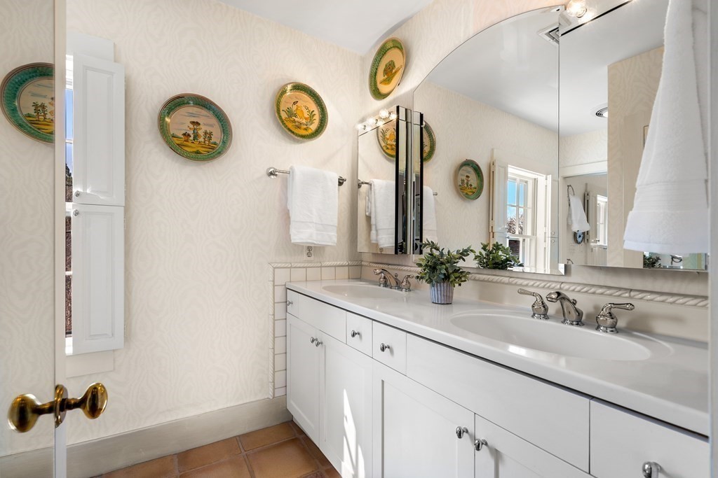 125 Front Street Marblehead, MA 01945 - Photo 26 of 40 Gallery Image 26