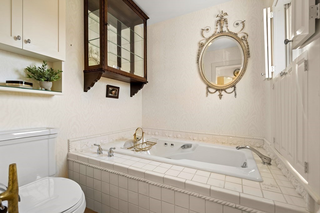 125 Front Street Marblehead, MA 01945 - Photo 28 of 40 Gallery Image 28