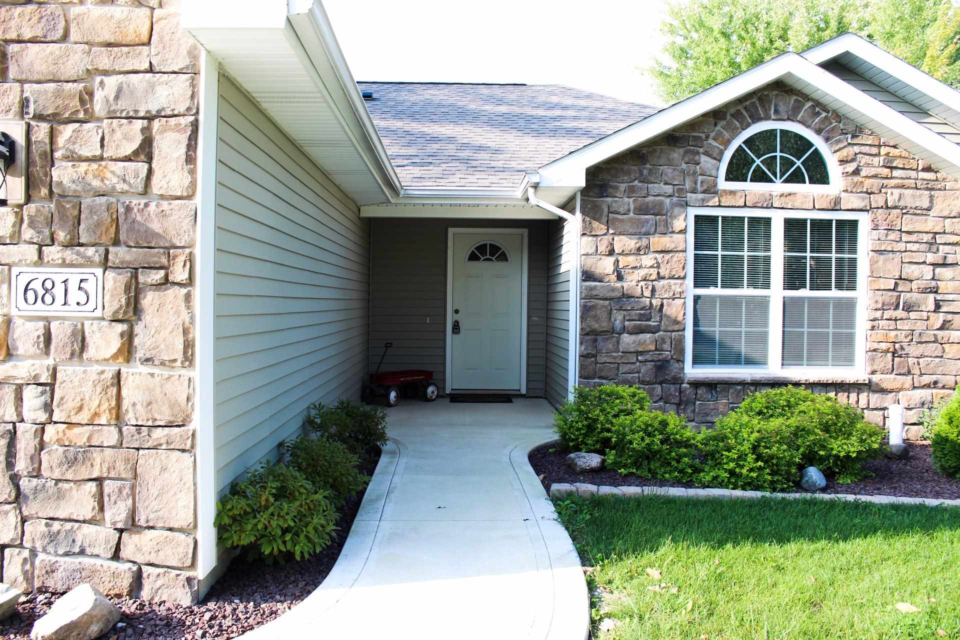 6815 Rothman Road Fort Wayne, IN 46835 - Photo 4 of 31