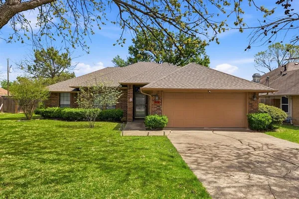 $250,000 | 324 Bowie Street, Forney, TX 75126
