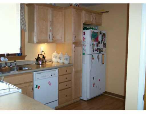 354 Rockfield Road Pittsburgh, PA 15243 - Photo 4 of 8 Kitchen.