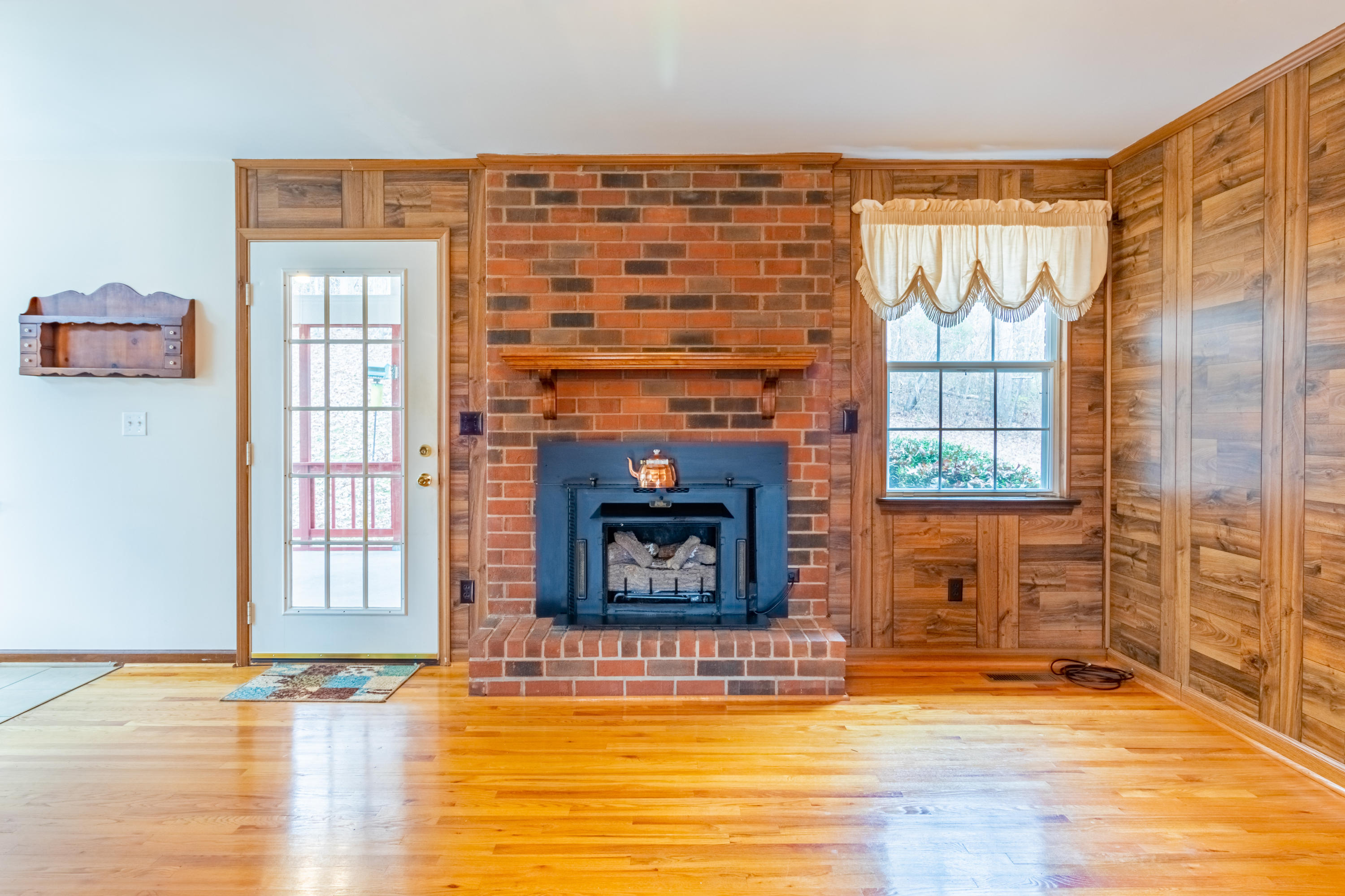6085 Browntown Road Chattanooga, TN 37415 - Photo 14 of 44 6085-Browntown-High-Res-Photos-11