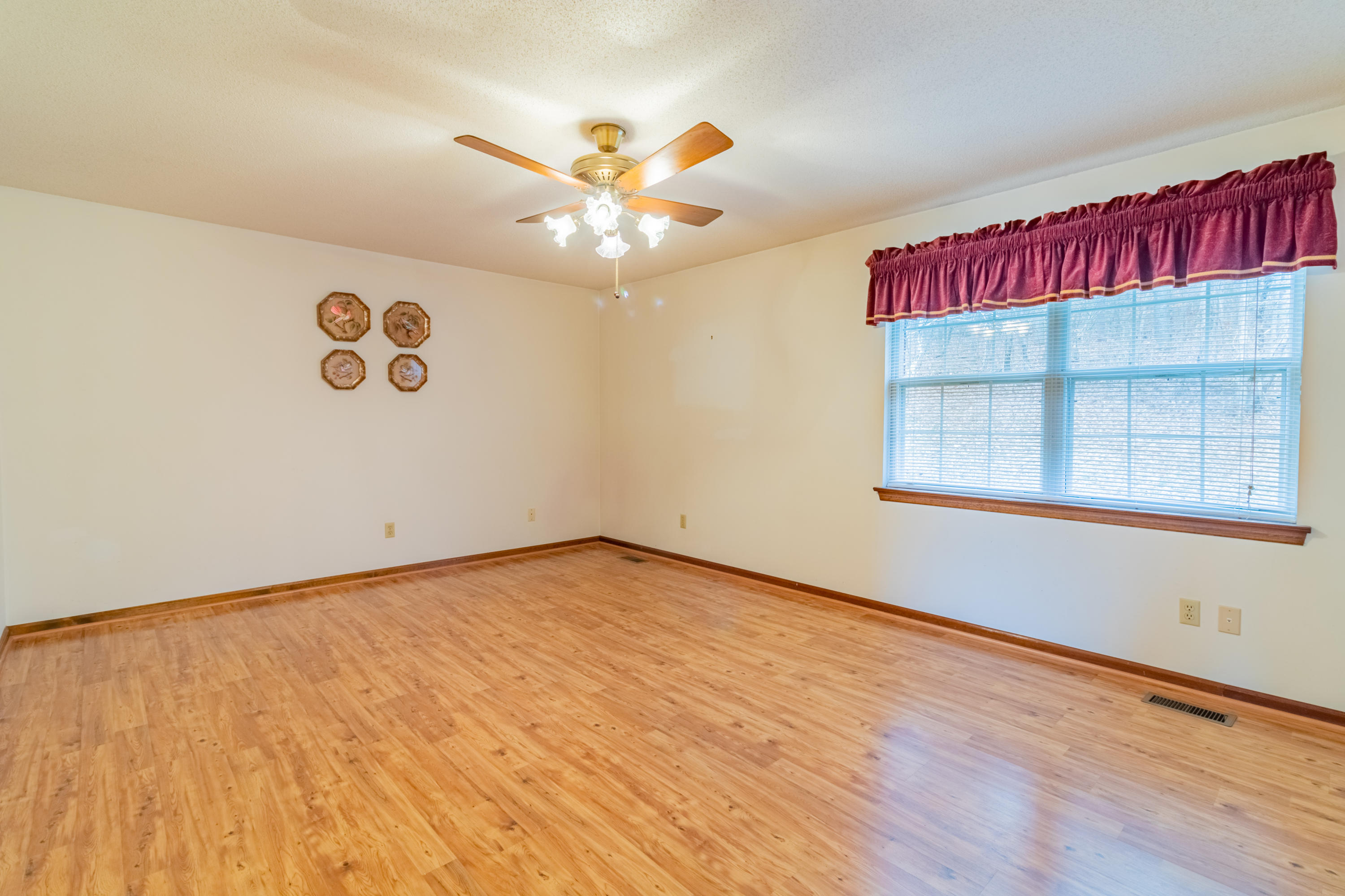 6085 Browntown Road Chattanooga, TN 37415 - Photo 21 of 44 6085-Browntown-High-Res-Photos-21