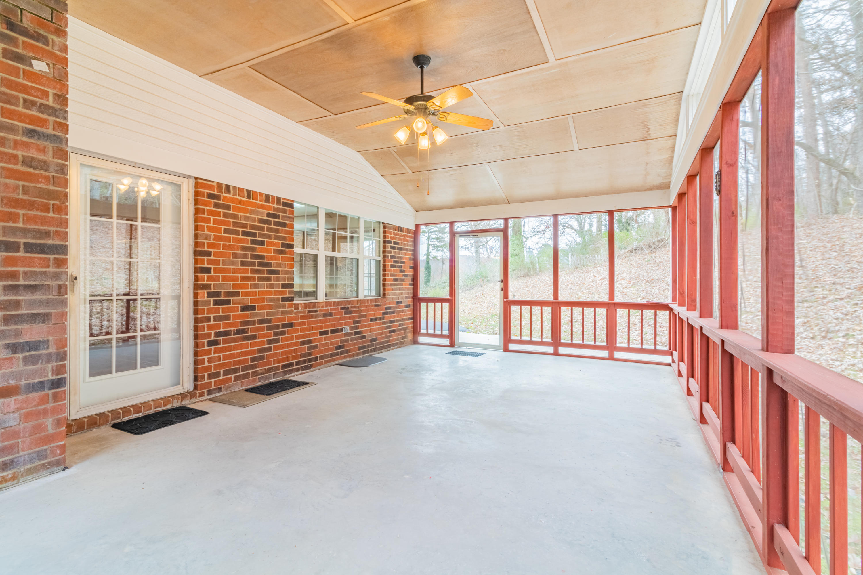 6085 Browntown Road Chattanooga, TN 37415 - Photo 34 of 44 6085-Browntown-High-Res-Photos-33