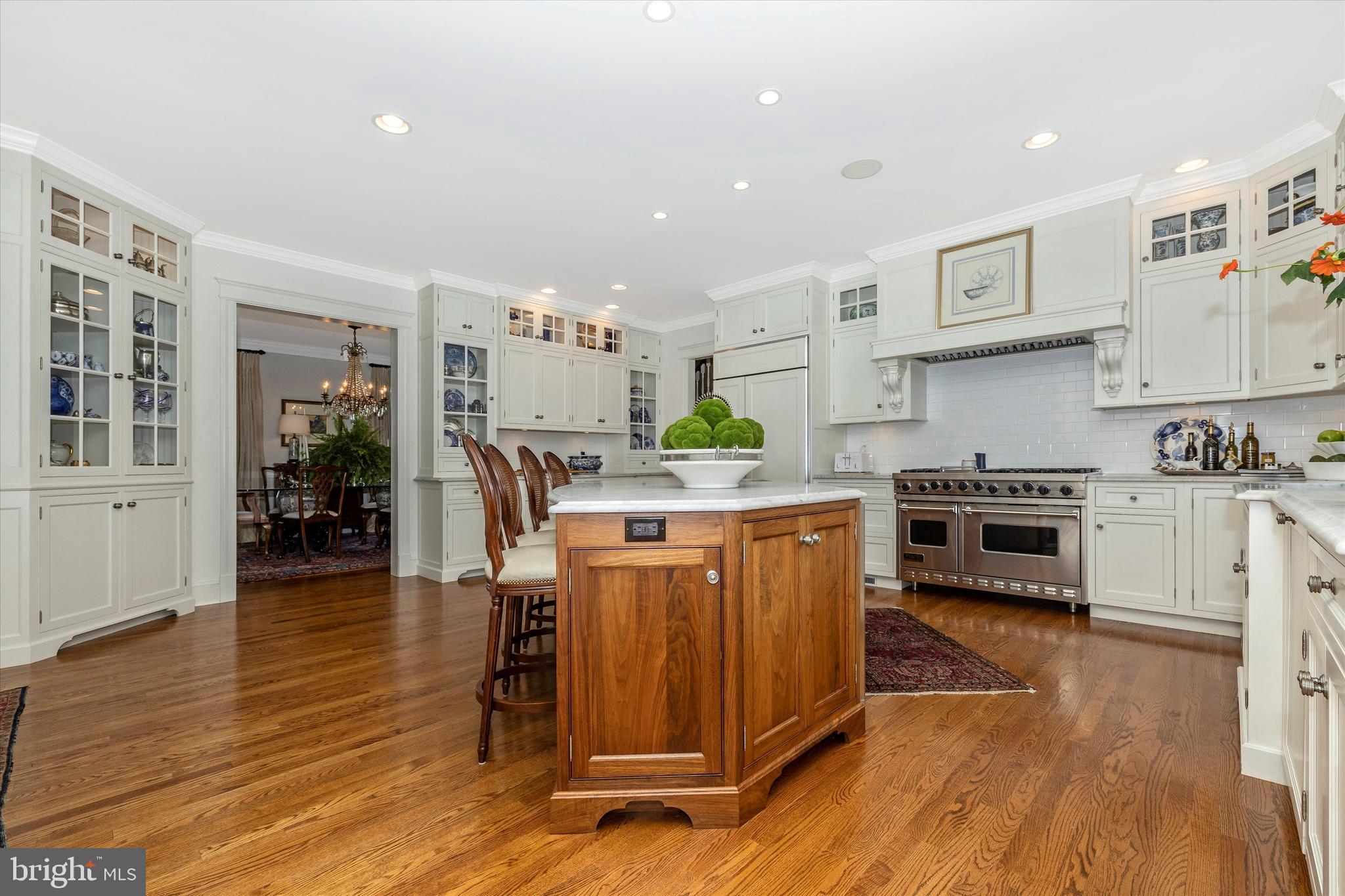 4127 Valley View Road Middletown, MD 21769 - Photo 7 of 51 Kitchen with Viking Range