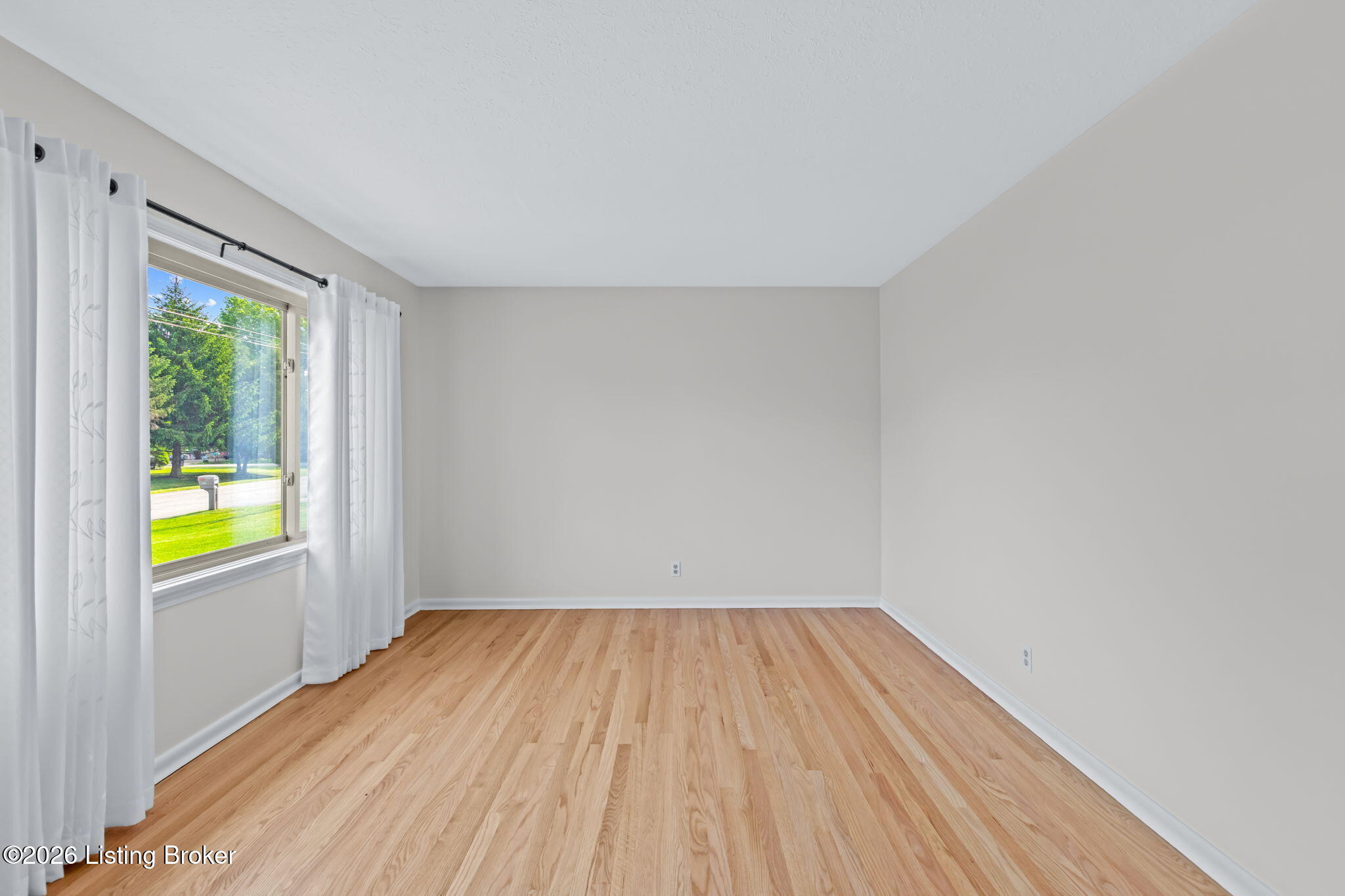 8110 Florist Road Louisville, KY 40228 - Photo 11 of 35 12-web-or-mls-4F0A3886