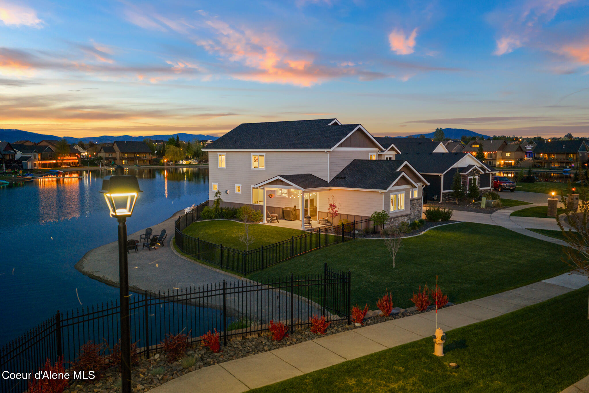13806 North Treasure Island Court Rathdrum, ID 83858 - Photo 10 of 56 Twilight-Side Yard