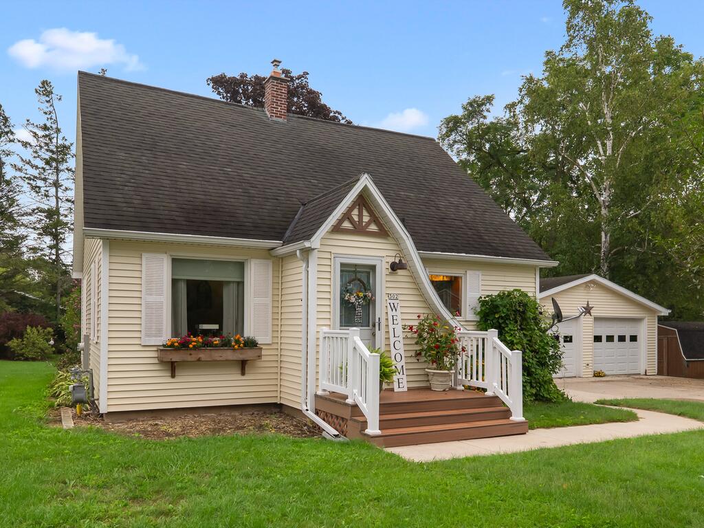 302 Gaede Road Forestville, WI 54213 - Photo 3 of 23 Gallery Image 3
