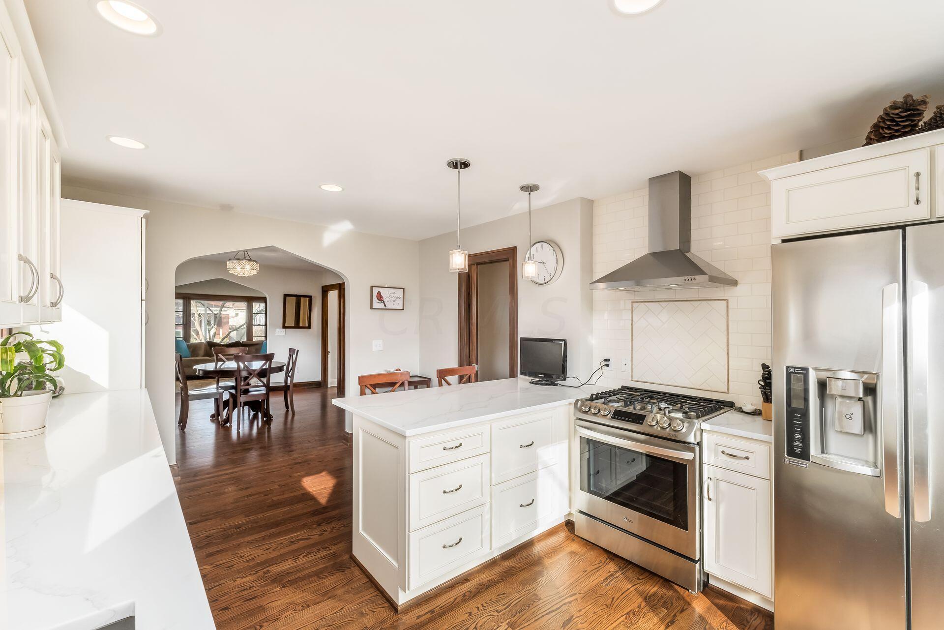 726 South Cassingham Road Columbus, OH 43209 - Photo 20 of 55 KITCHEN