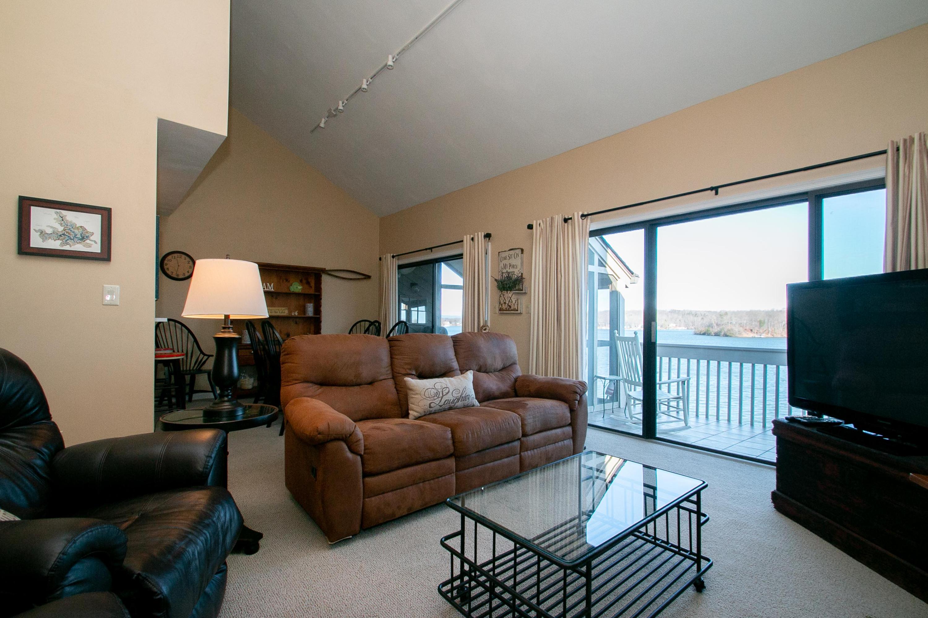 850 Gangplank Road, Unit 314 Moneta, VA 24121 - Photo 6 of 32 img_5411