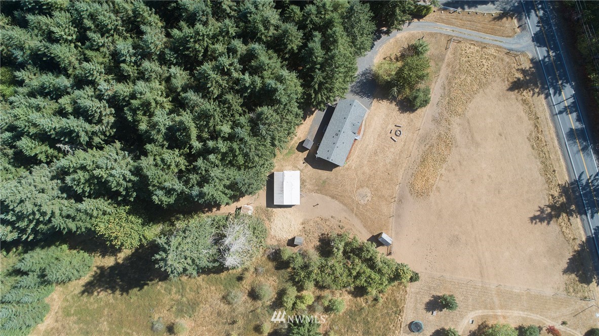 595 Nevil Road Winlock, WA 98596 - Photo 30 of 34 a view of a yard with plants