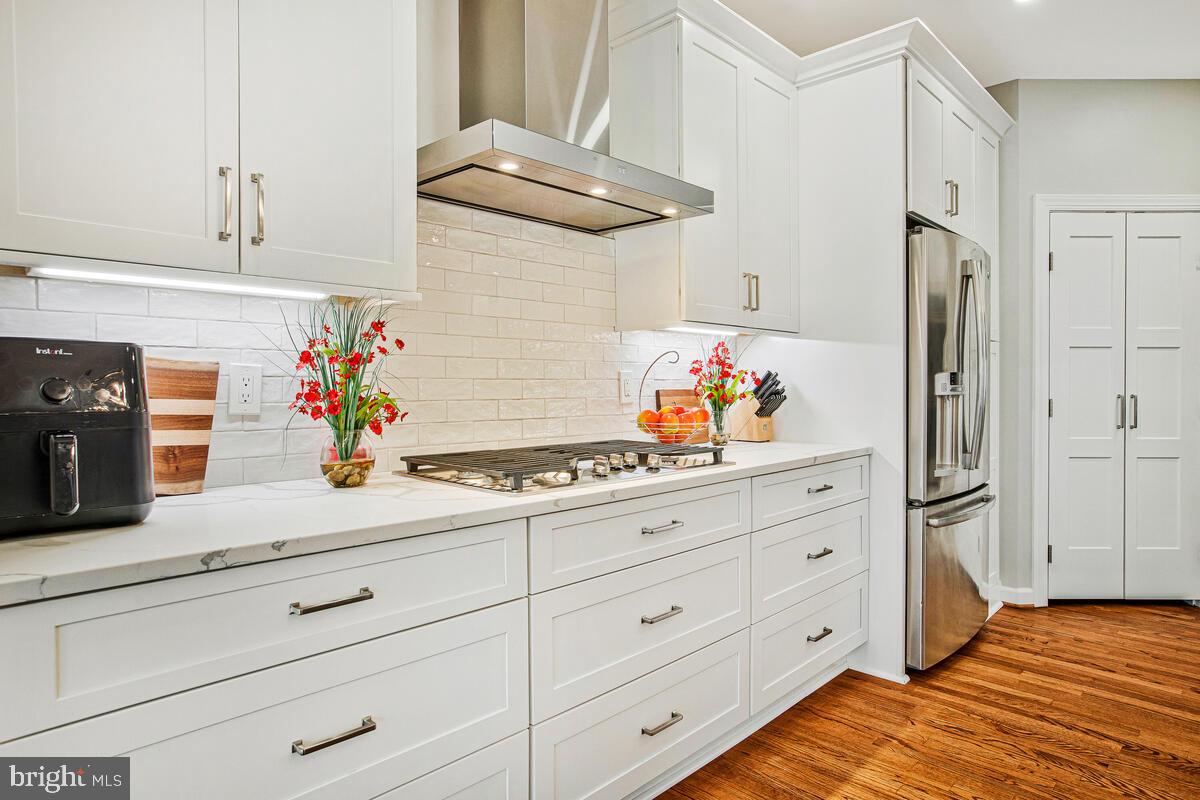 3421 Swallowtail Court Edgewater, MD 21037 - Photo 19 of 79 6 Burner Gas Cooktop