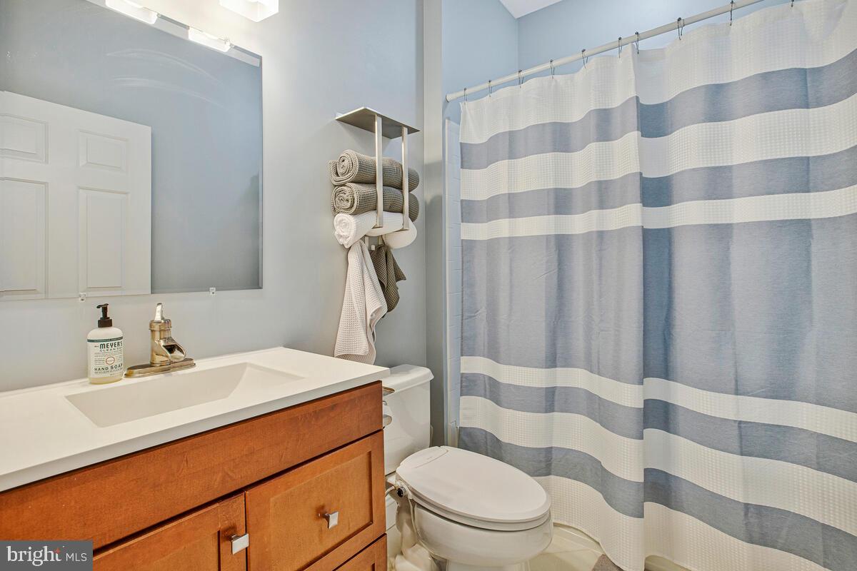 3421 Swallowtail Court Edgewater, MD 21037 - Photo 44 of 79 Hall Bath on Second Floor