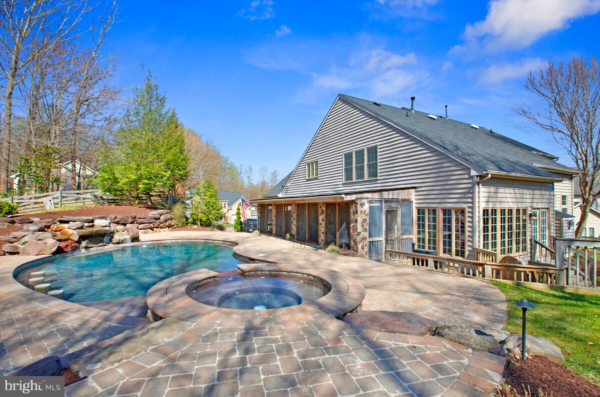 3421 Swallowtail Court Edgewater, MD 21037 - Photo 62 of 79 Pool with Spa/Hot Tub