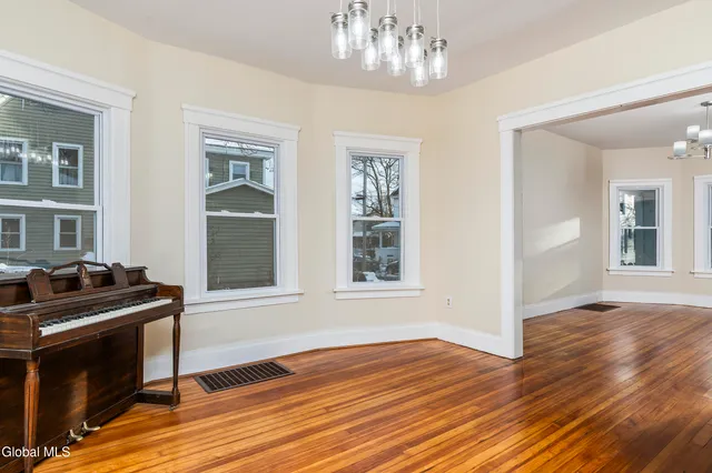 $269,900 | 3 Mapleridge Avenue, Albany, NY 12209