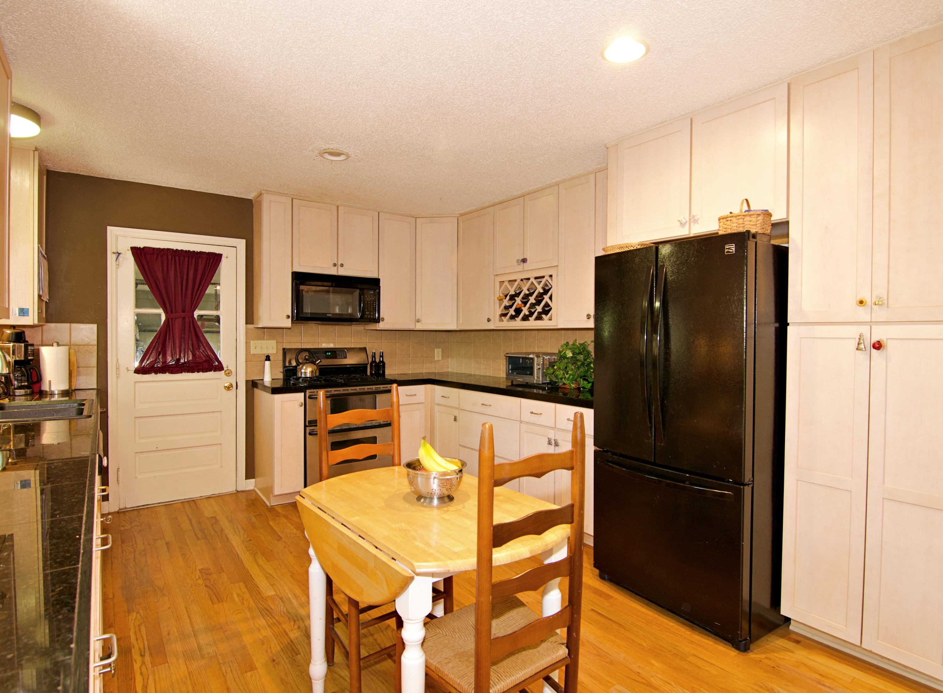 1104 Harbor View Road Charleston, SC 29412 - Photo 12 of 31 25
