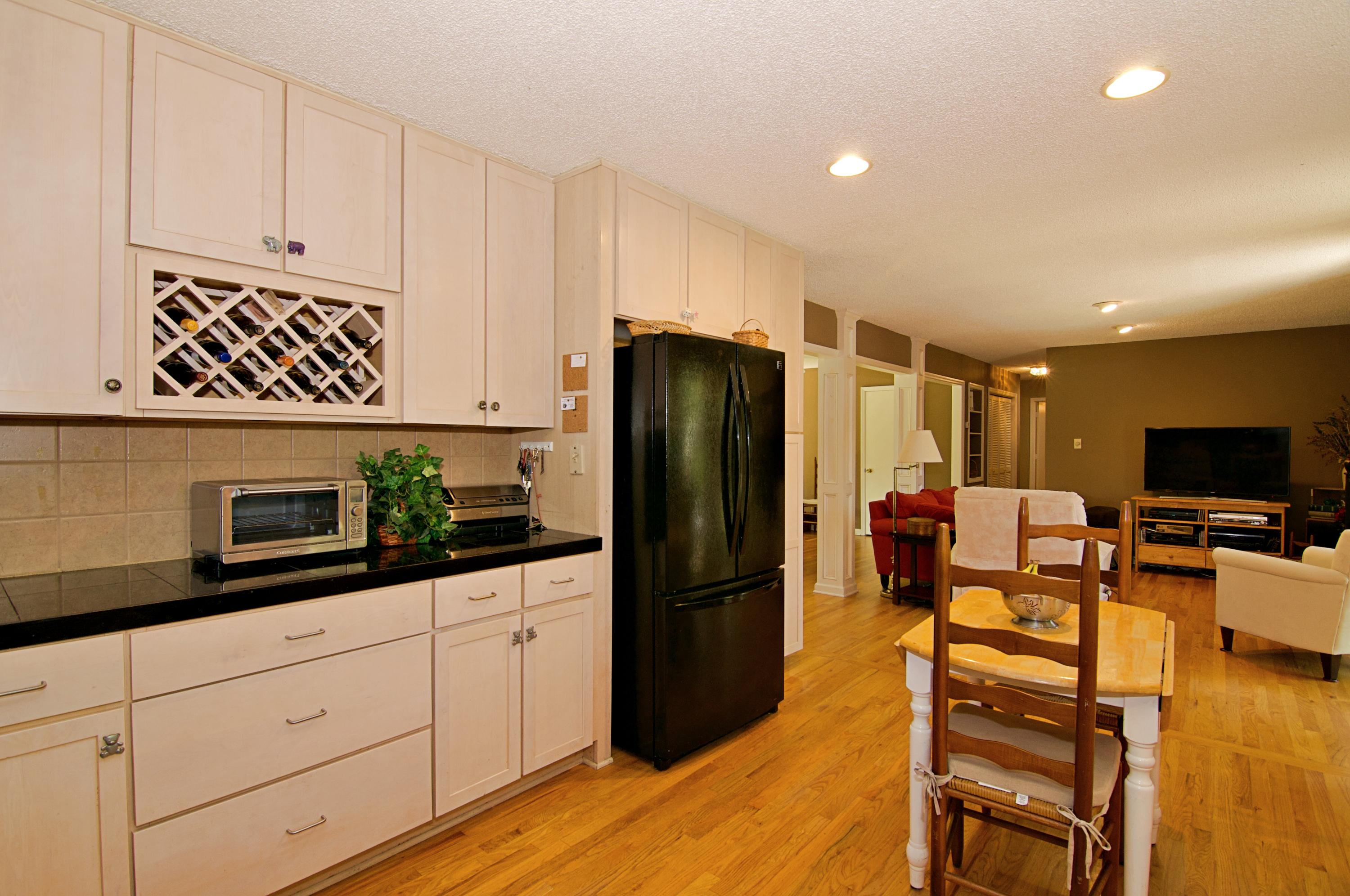 1104 Harbor View Road Charleston, SC 29412 - Photo 14 of 31 28