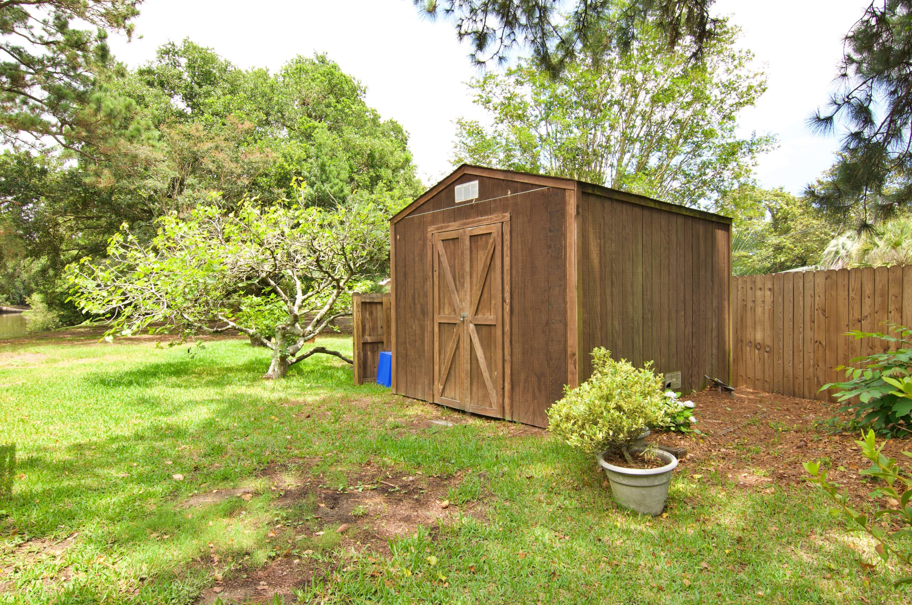1104 Harbor View Road Charleston, SC 29412 - Photo 29 of 31 53