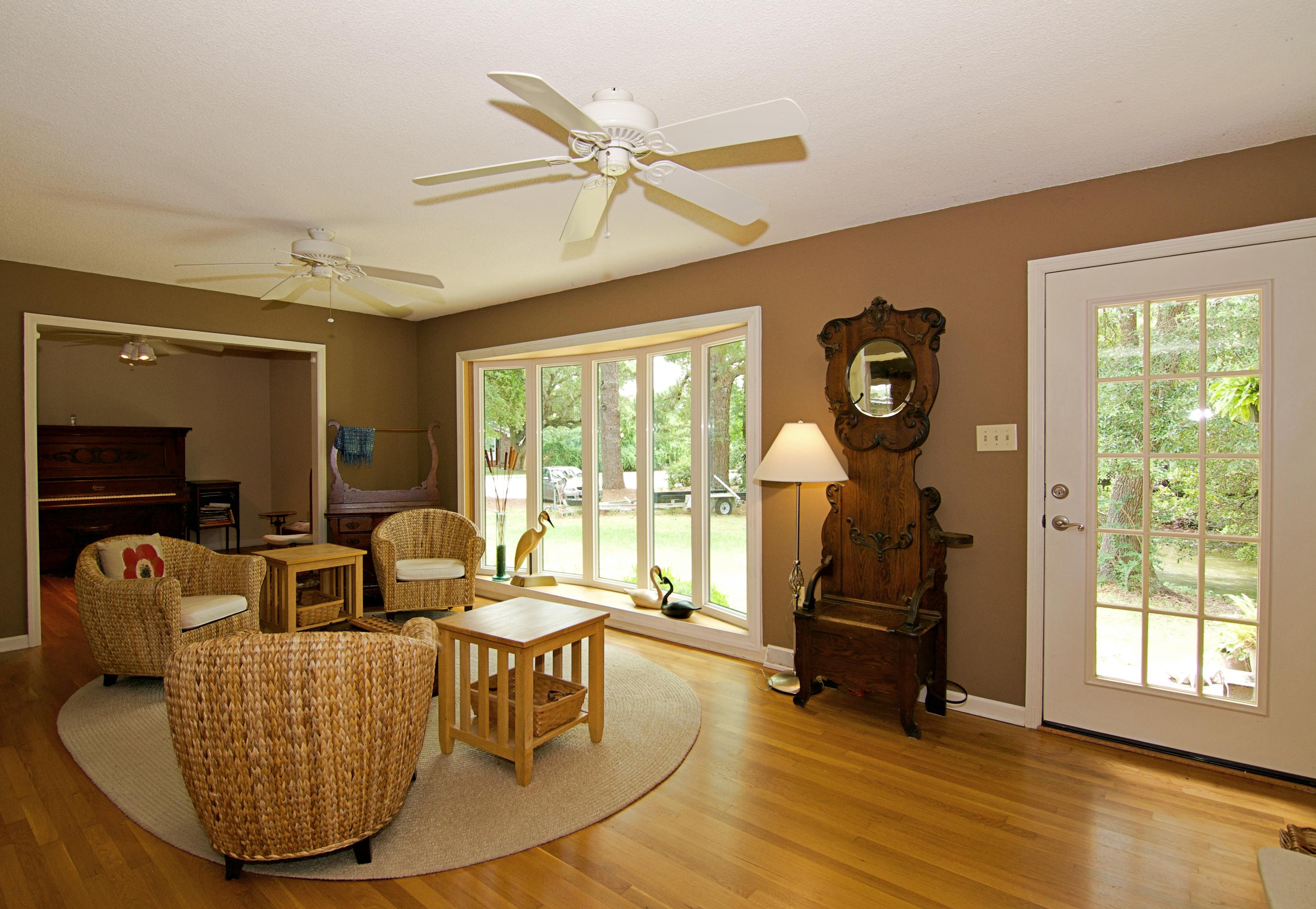 1104 Harbor View Road Charleston, SC 29412 - Photo 5 of 31 10