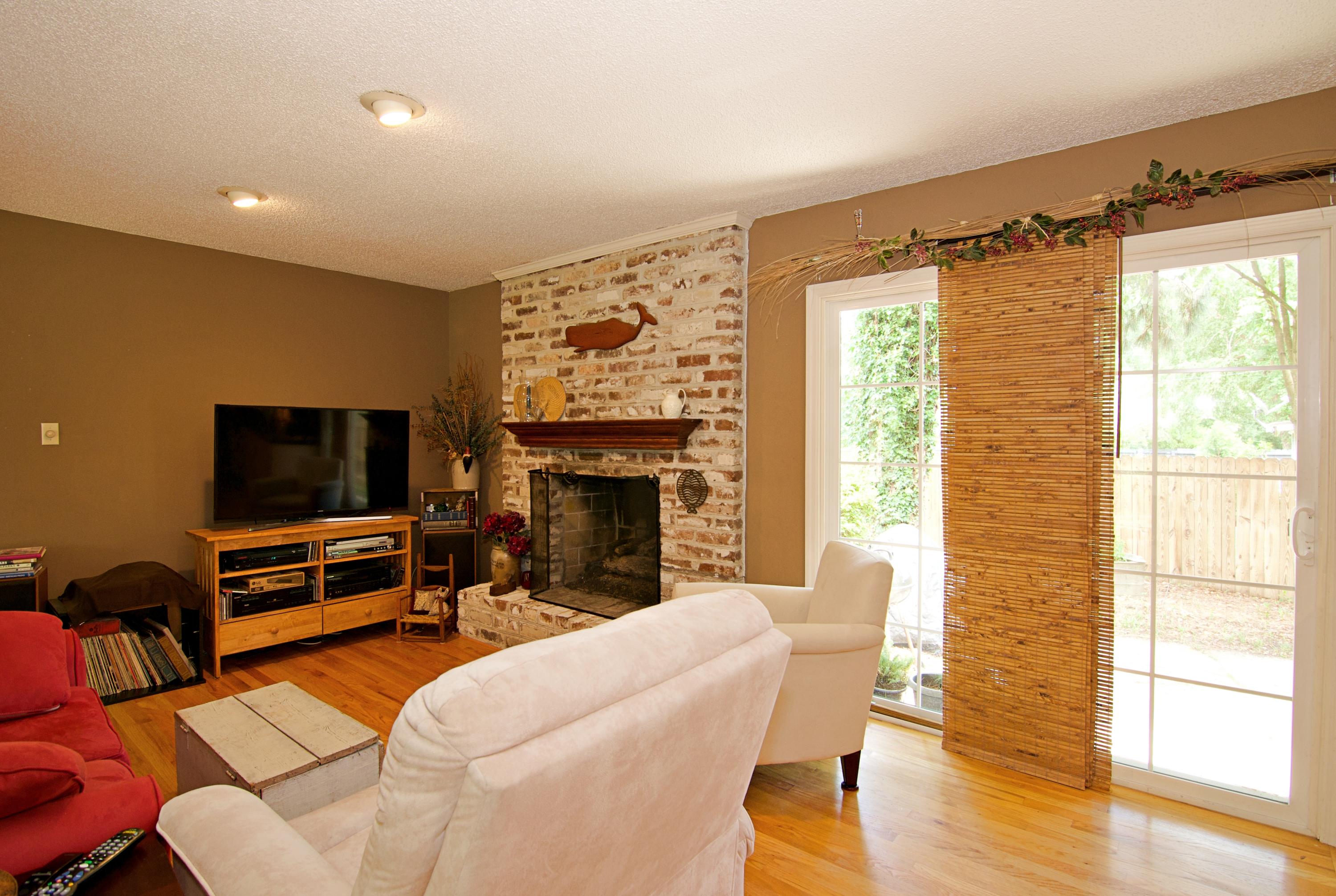 1104 Harbor View Road Charleston, SC 29412 - Photo 10 of 31 19