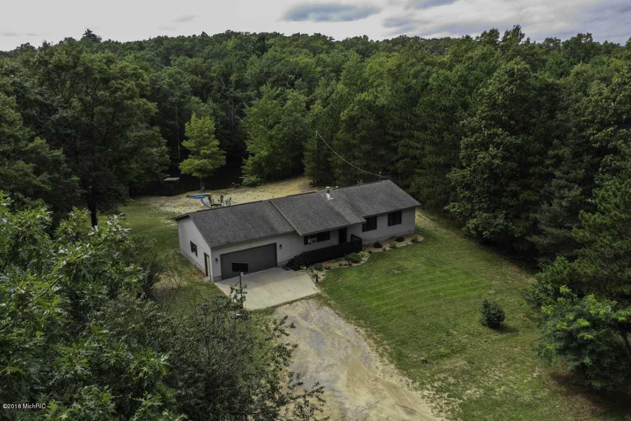 8089 Holton Road Holton, MI 49425 - Photo 2 of 41 Holton 7