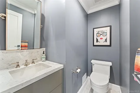 $3,295,000 | 12 Kolbert Drive, Scarsdale, NY 10583