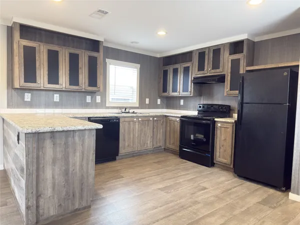 $1,500 | 102 Road 5118, Cleveland, TX 77327